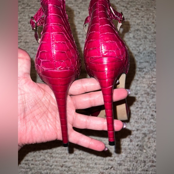 NWOT VINCE CAMUTO Red Leather Sexy Platforms Heels - Picture 4 of 12